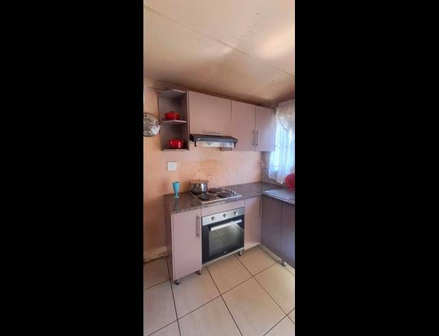 2 BEDROOM HOUSE FOR SALE IN STRETFORD